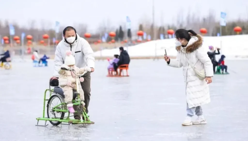 Điểm trượt băng ngoài trời ở Bắc Kinh - Sân băng Olympic Forest South Park