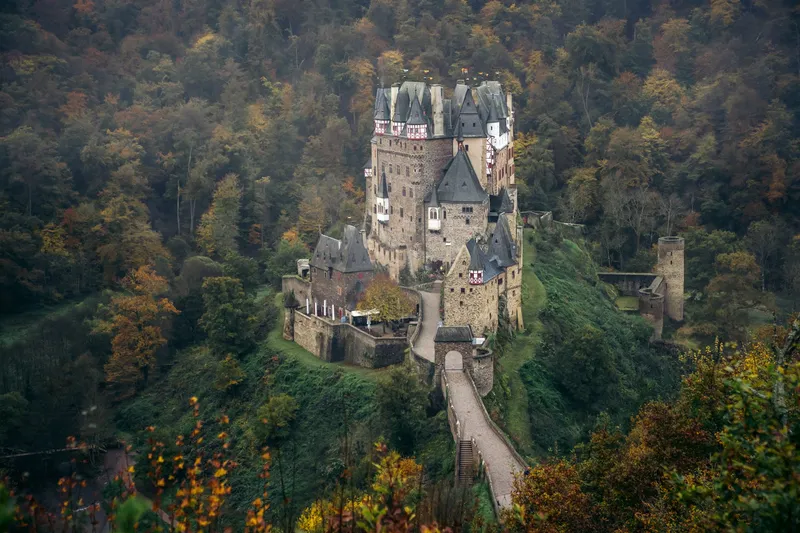 Lâu đài Burg Eltz