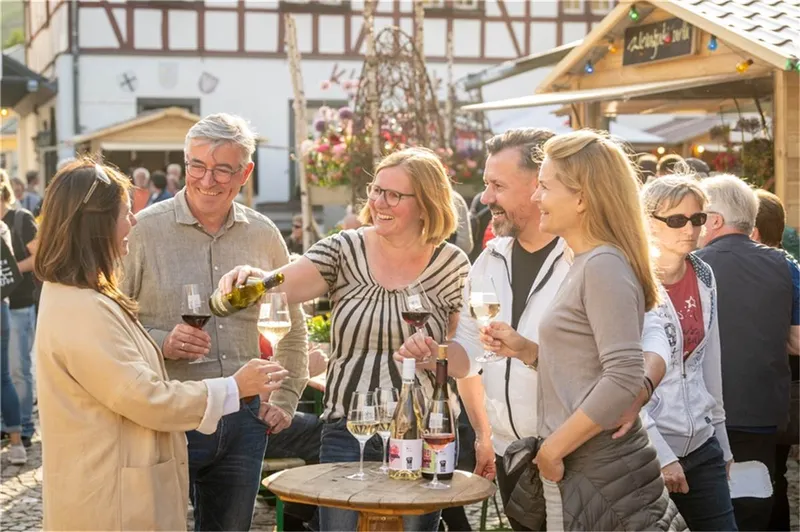 Weinfest der Mittelmosel ở Bernkastel Kues